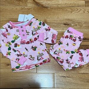 NWT MudPie Holiday 2 Piece PJs